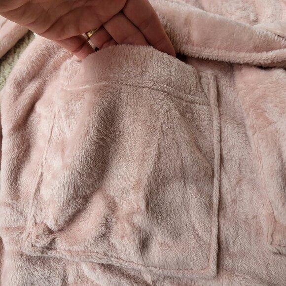 Women’s Mid-Length Plush Robe – Pale Pink – Size 2XL – Amazon Essentials – NWT - Picture 4 of 8